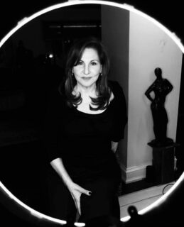 Kathy Najimy (cr) Mona Moriya